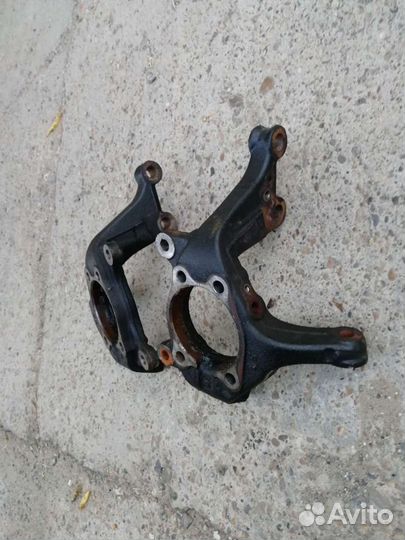 Кулак поворотный передний Corolla E180 Auris E18