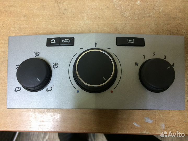 Блок управления климат-контролем Opel Astra H