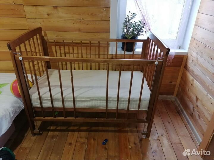 Детская кроватка