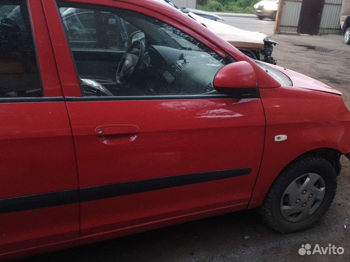 Передний правый дверь в сборе киа пиканто 1