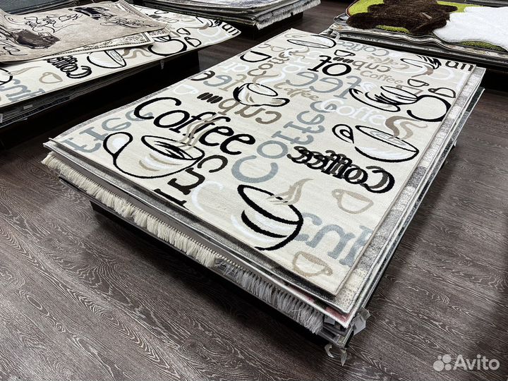 Ковер 1.5х2.3 новый, бежевый