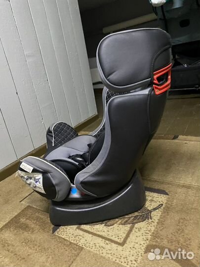 Автомобильное кресло
