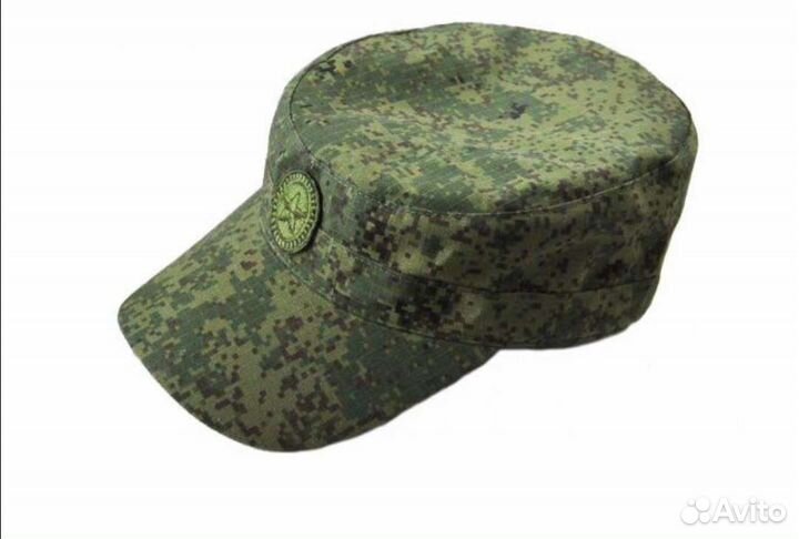 Кепка пиксельная с кокардой