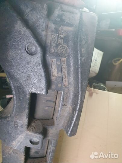 Усилитель заднего бампера с пенопластом Форд Куга1