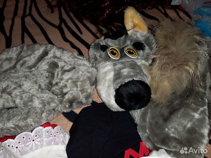 Прокат костюма красной шапочки и волка)