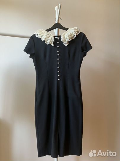 Витнажное платье с кружевом