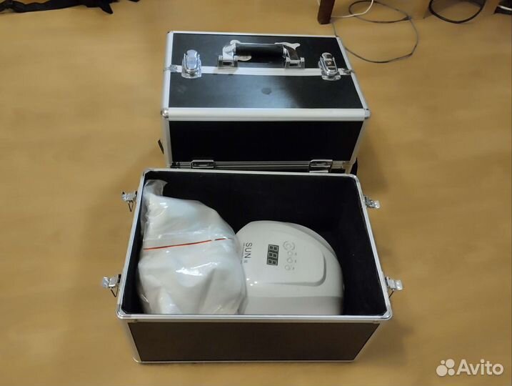 Чемодан для мастера маникюра