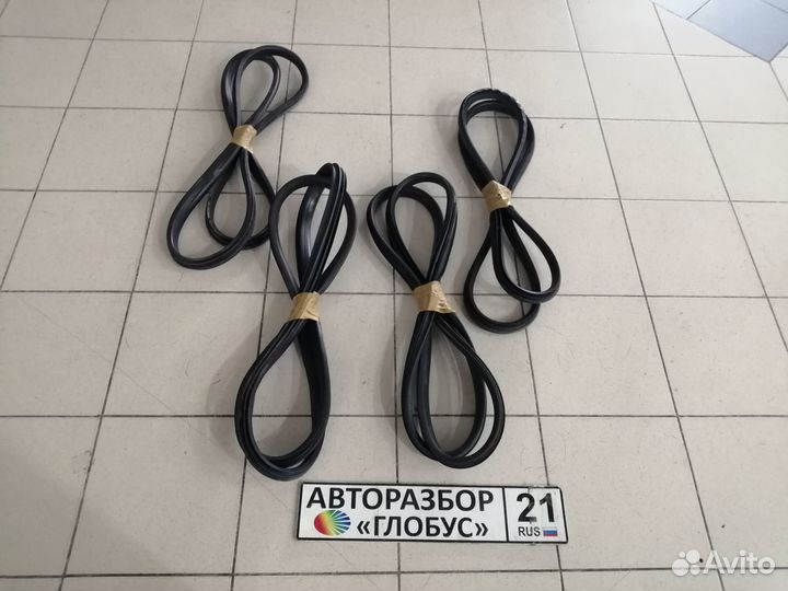 Уплотнители дверей Renault Fluence Рено Флюенс