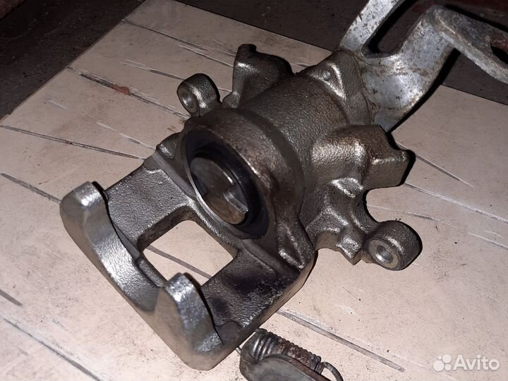 Суппорт тормозной st4605b650