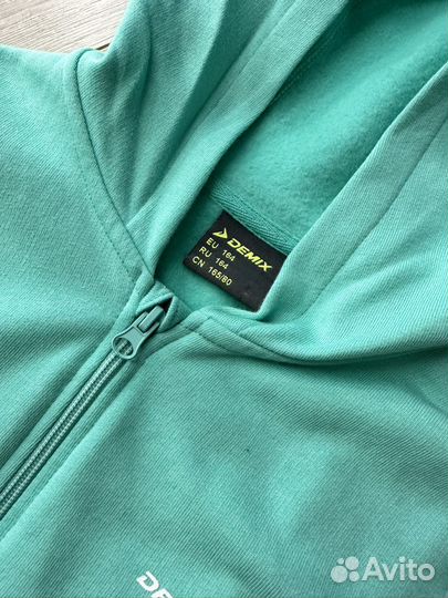 Толстовка на замке новая demix