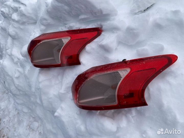 Фонарь задний правый Mitsubishi Lancer лифтбэк