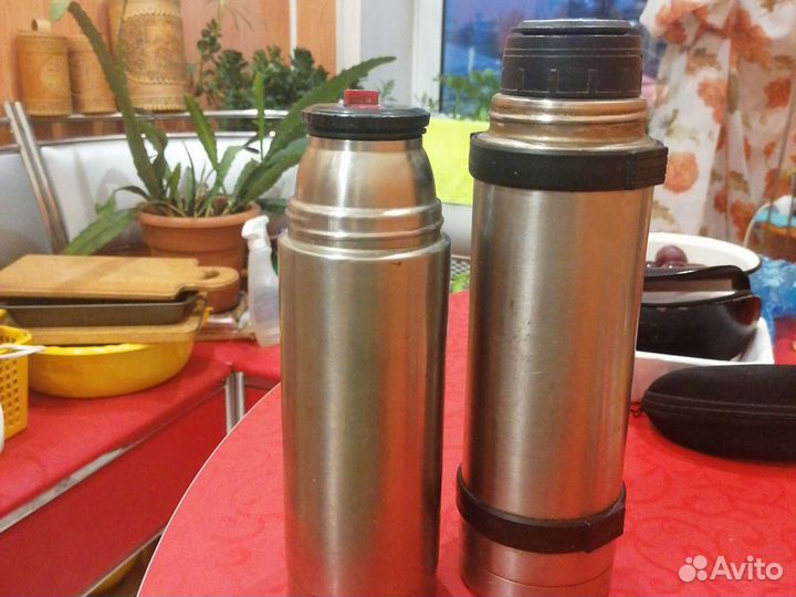 Термос 1литр и 0,5литра.1200за оба