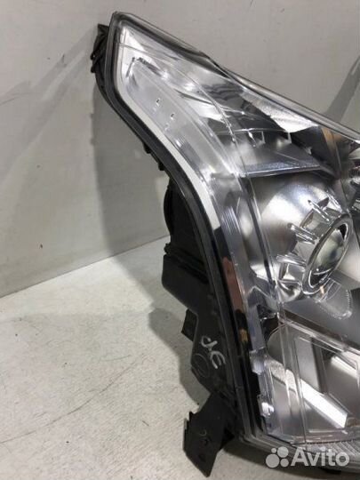 Фара передняя правая Cadillac Srx 2 2010-2016