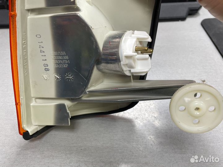 Указатель поворота R mercedes 190 w201