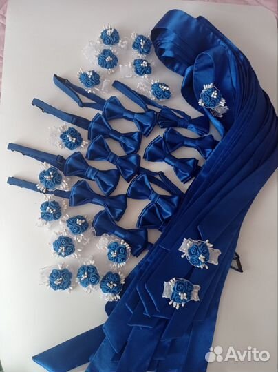 Галстук-бабочка, бутоньерка на руку, пояс