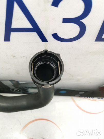 Патрубок радиатора Volvo V60 2.0 дизель D5204T