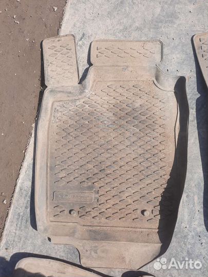 Коврики на LADA largus