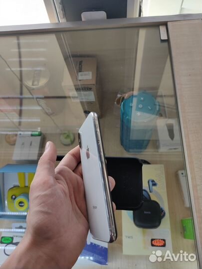 iPhone X, 64 ГБ