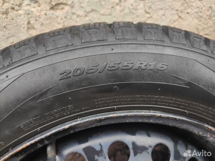 Roadstone Winguard Spike 205/55 R16