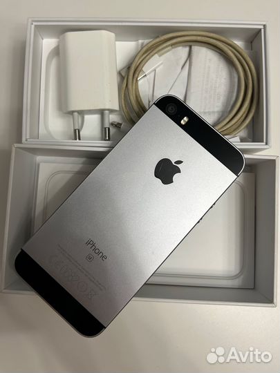 iPhone SE, 32 ГБ
