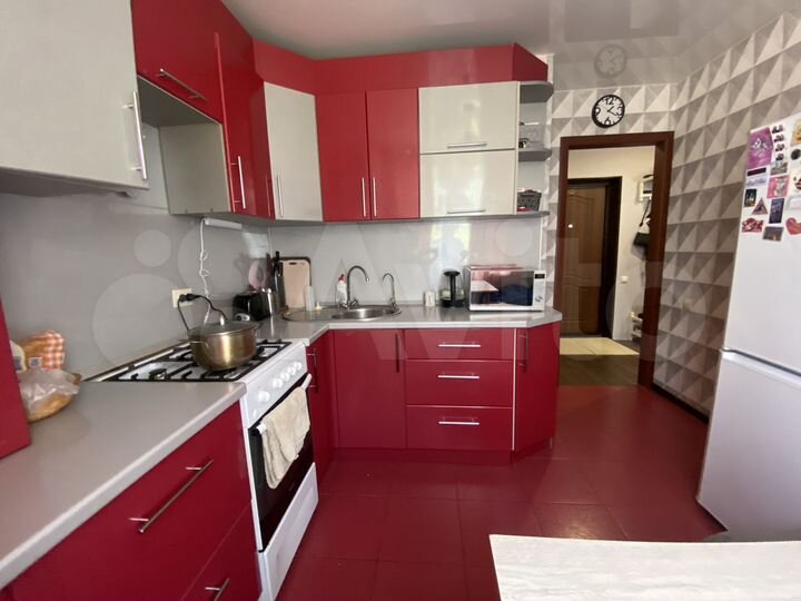 2-к. квартира, 47 м², 1/3 эт.