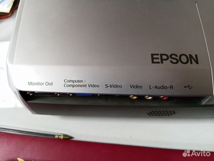 Мультимедиа. Проектор epson EMP-S3L