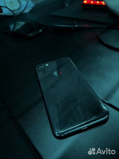 iPhone 8, 64 ГБ
