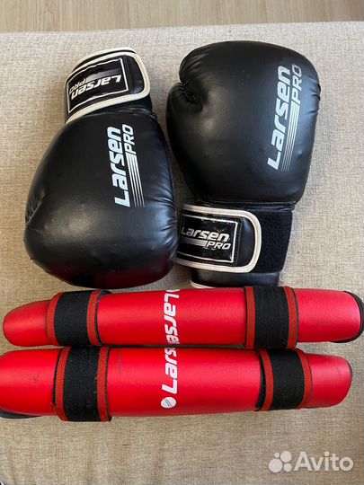 Боксерские перчатки и щитки