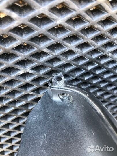 Подрулевой пластик нижний Sym Orbit 50