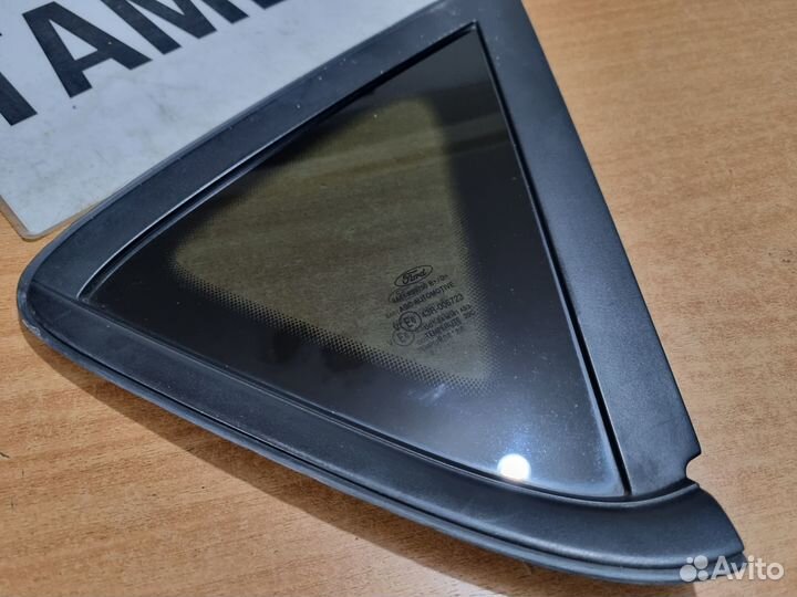 Задняя правая форточка форд фиеста 6 2010 год