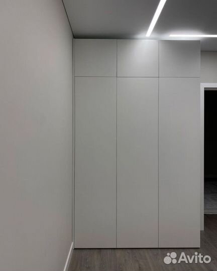 Шкаф белый без ручек