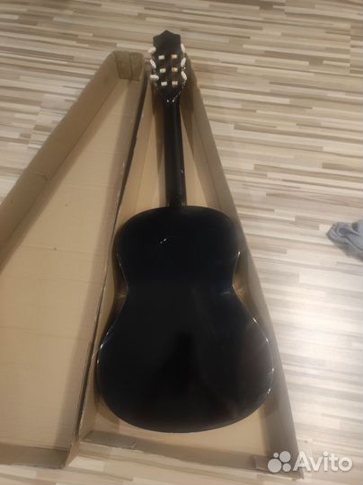 Классическая гитара шестиструнная