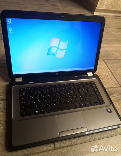 С документами Ноутбук Hp в идеальном состоянии