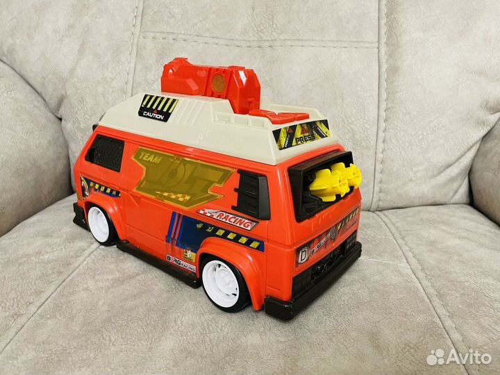 Dikie toys пожарная и машину с залповой установкой