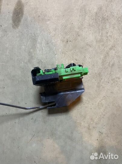 Замок передней прорвой двери киа рио 3 солярис