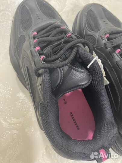 Кроссовки женские