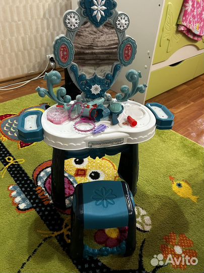 Трюмо с зеркалом детское