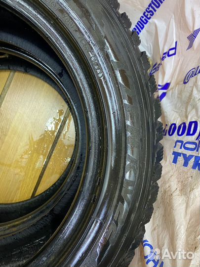 Kumho I'Zen KW22 215/55 R16