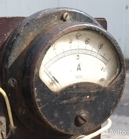 Амперметр 10 А стрелочный времен СССР (1935 года)