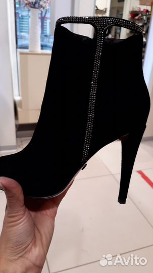 Ботинки женские 35 размер б/у натуральная замша