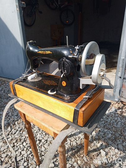 Швейная машина Подольск ручная