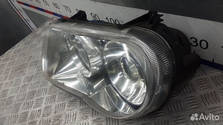 Фара Chrysler 300C (2004-2011)