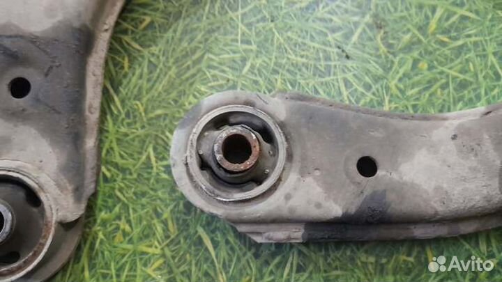 Рычаг подвески передний Volkswagen Passat B3 2.0