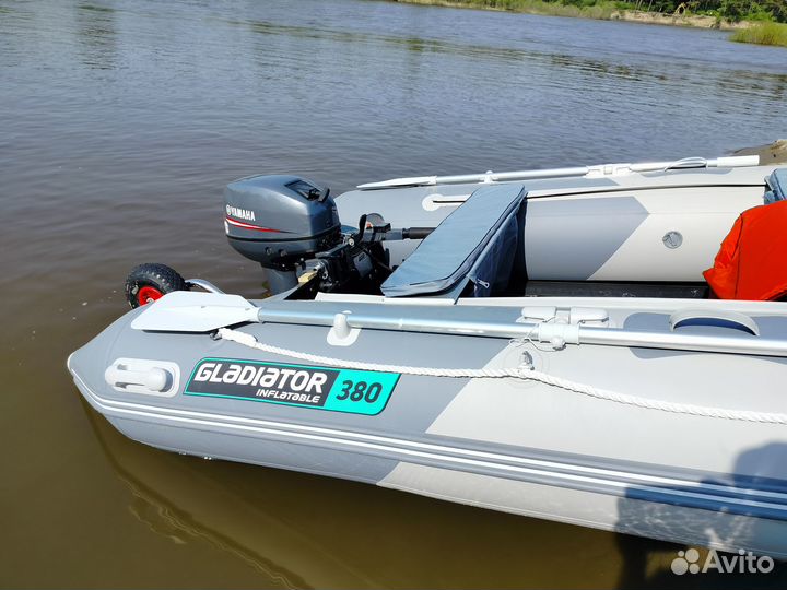 Надувная лодка пвх Gladiator 380PRO