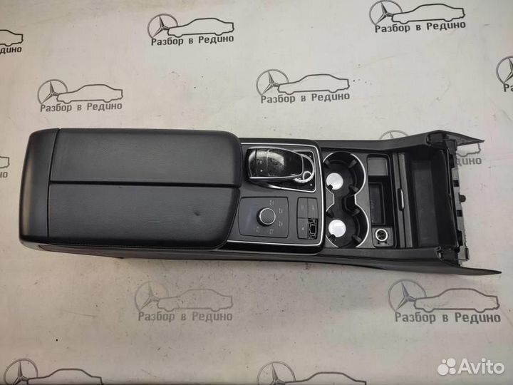 Подлокотник w166 GLE-class 642.826 02.2016