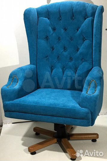 Офисное кресло