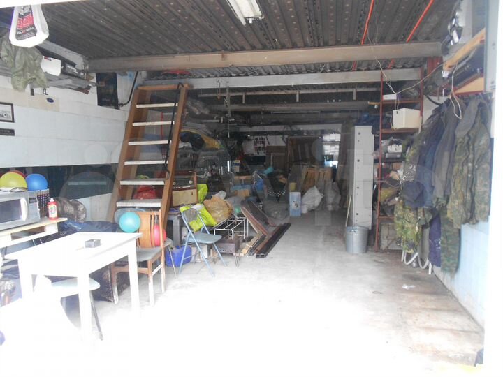 Гараж, > 30 м²