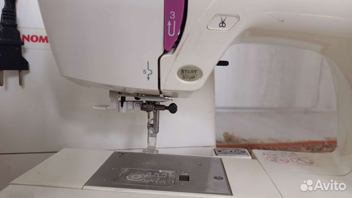 Швейная машина Janome Mamory Craft 350e бу