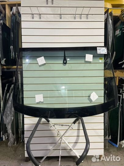 Лобовое стекло Audi Q7