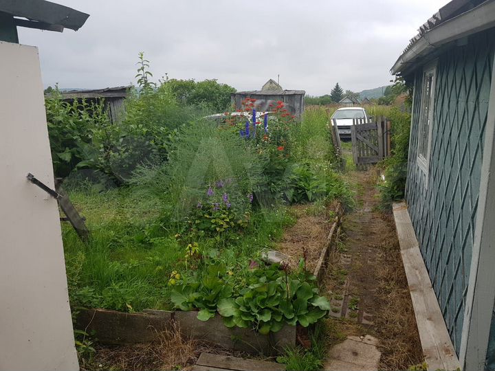 Дача 20 м² на участке 10 сот.